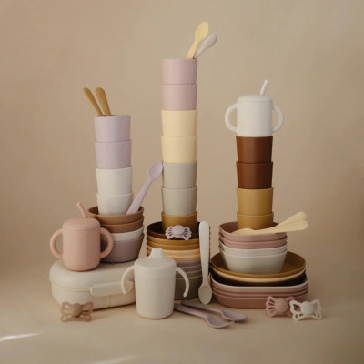 Miseczka silikonowa Mushie Ivory - kwadratowa dla dziecka | Bebelili